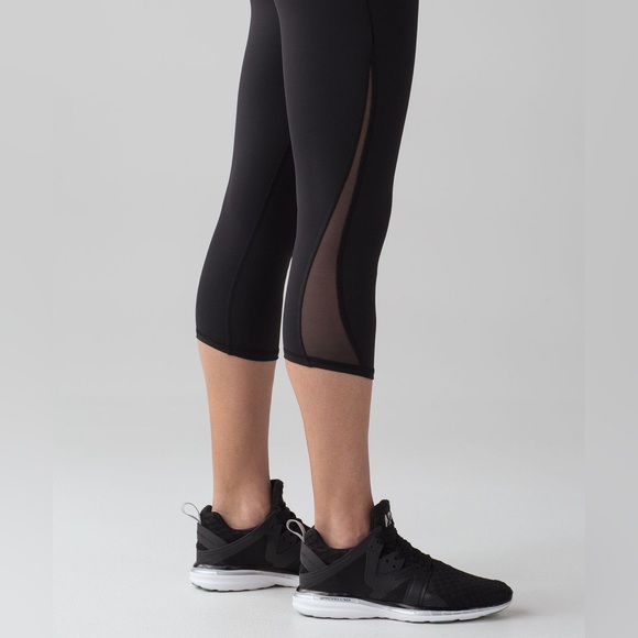 Lululemon Athletica Black Train Times Crop 17” Leggings size 2 EUC - Picture 4 of 14